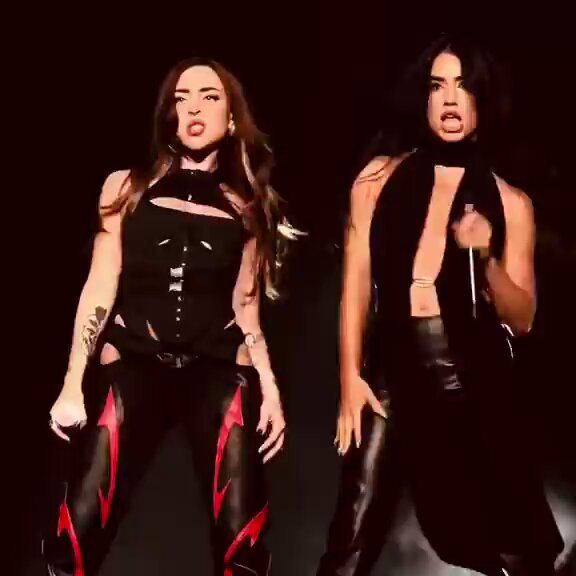 Explosivas: Nicki Nicole y Lali Espósito se besaron luego de cantar Disciplina ante miles de fans