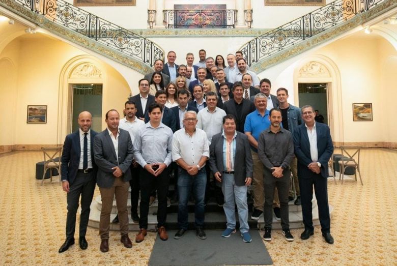 Con la presencia del Gobernador, inició en Córdoba el encuentro federal de intendentes