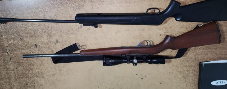 Golpeó fuertemente a su pareja en Ticino y le apuntó con un rifle