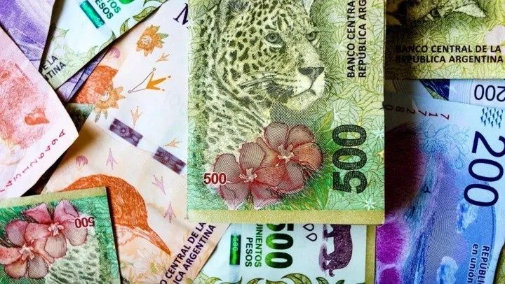 Por la inflación, el salario promedio de los trabajadores en blanco ya está debajo de la línea de pobreza