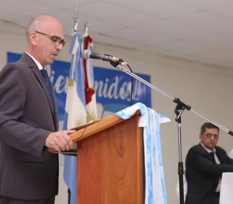 En Tío Pujio, el intendente fue casa por casa para concientizar sobre el tránsito