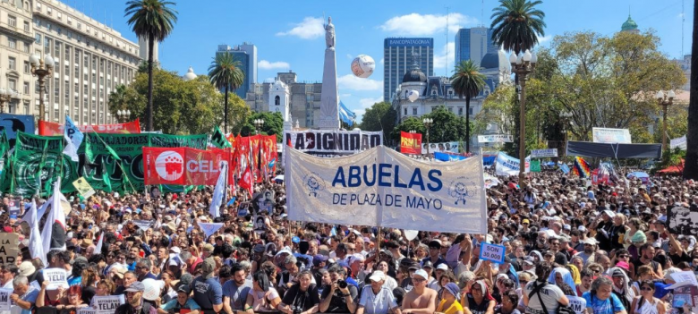 Multitudinaria movilización por el Día de la Memoria
