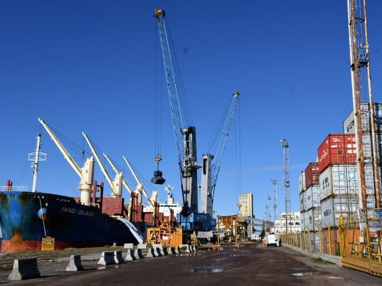 ATE anunció paro de 48 horas en puertos, aeropuertos y aduanas por amenazas de despidos 