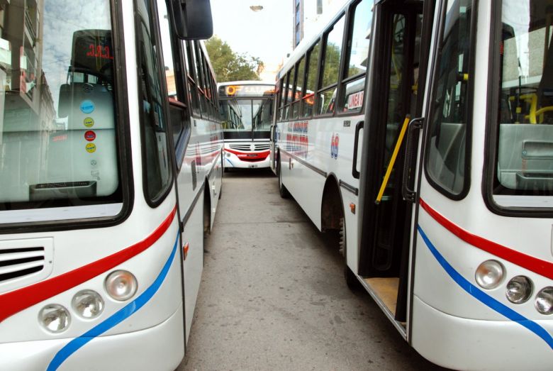 Paro general de transporte urbano e interurbano para el lunes