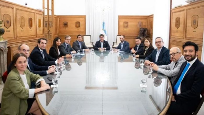 La UCR llevó a Casa Rosada su proyecto de reforma laboral