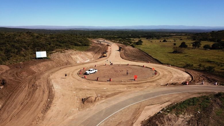 La pavimentación del Camino de la Costa, a punto de concluirse