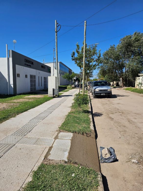 Accesibilidad: construyen rampas en el Polo Educativo de barrio Botta