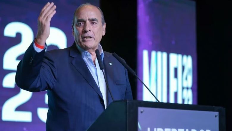 Francos calificó de error el aumento salarial en el Senado y admitió que Milei tenía conocimiento