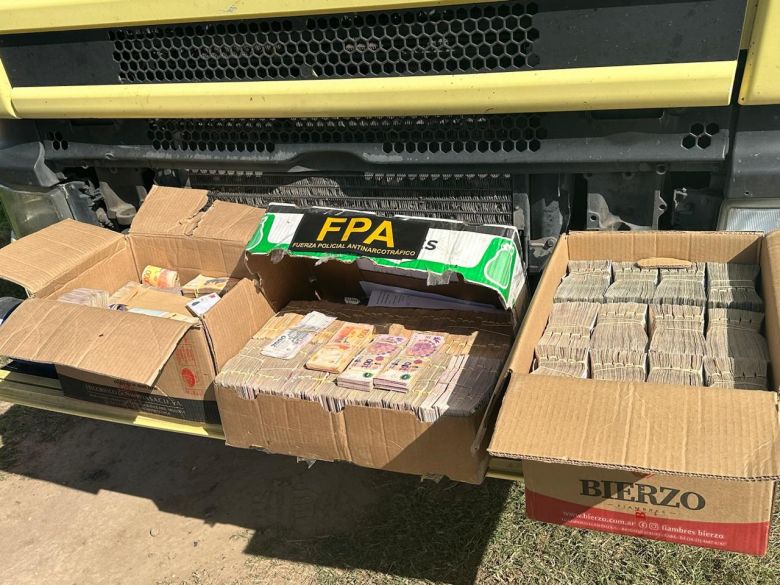 Secuestraron  23 millones de pesos en un camión sobre Ruta Nacional 158