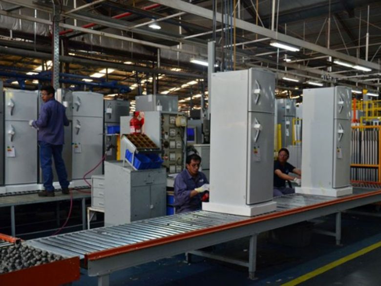 Heladeras y neumáticos: Gobierno anunció que reducen los aranceles de importación