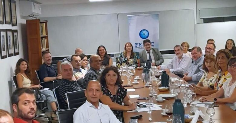 Los profesionales padecen la precariedad y caída de ingresos