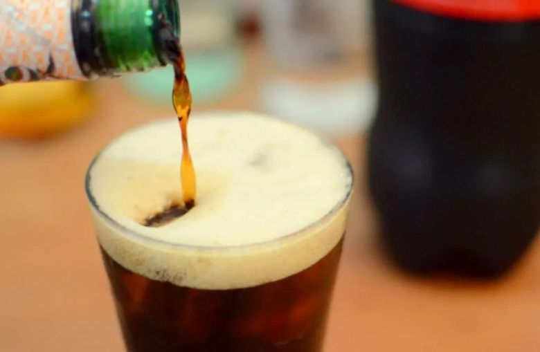 Un cordobés mezcló fernet con otra bebida y la combinación se viralizó en redes: “Necesito que lo prueben”