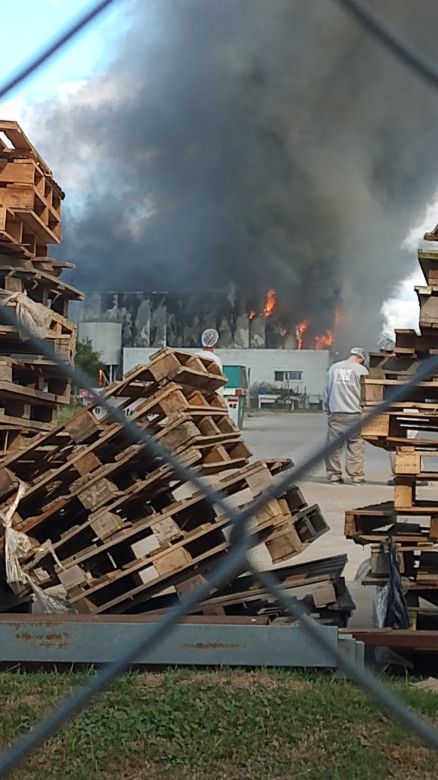 Destrucción total en la fábrica Vill-Cor de Villa María