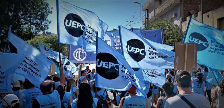 Uepc y Sadop adhieren al paro docente del próximo jueves
