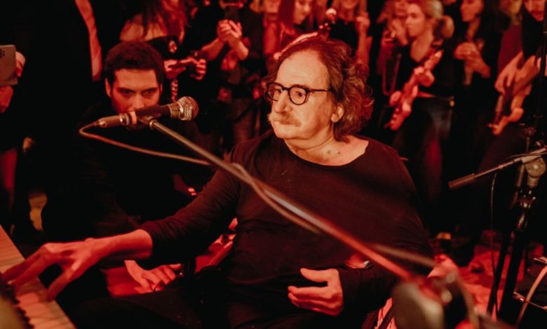Charly García reapareció en los escenarios con una inesperada actuación