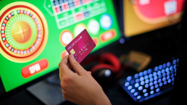 Denuncian que hay más de 250 sitios de apuestas ilegales y advierten por el acceso de menores