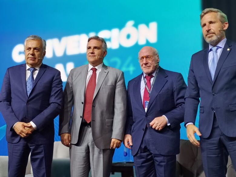 En Buenos Aires, Martín Llaryora remarcó la importancia de la obra pública