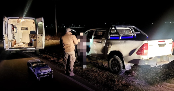 Un hombre  descompensado en cruce de ruta y autopista, tuvieron que asistirlo