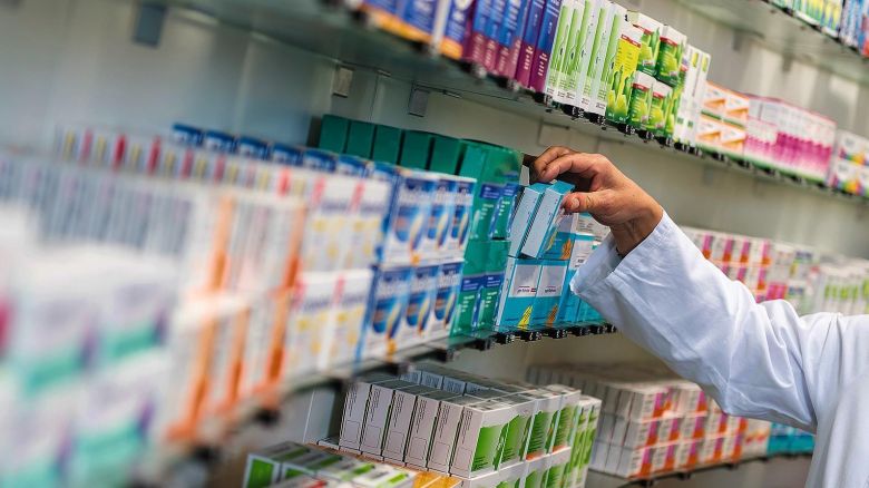 Nuevo fallo contra el DNU: los medicamentos sólo podrán venderse en farmacias