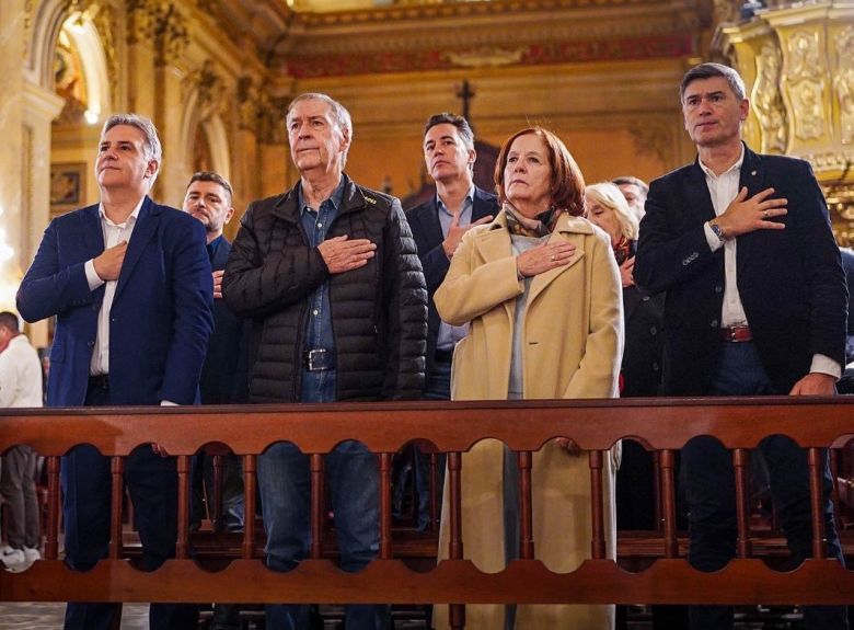Schiaretti y Llaryora presentes en la misa por los 50 años de la muerte de Perón