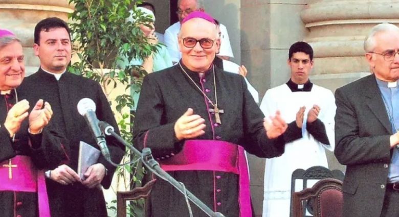 Sepultaron a Monseñor José Ángel Rovai en la Catedral