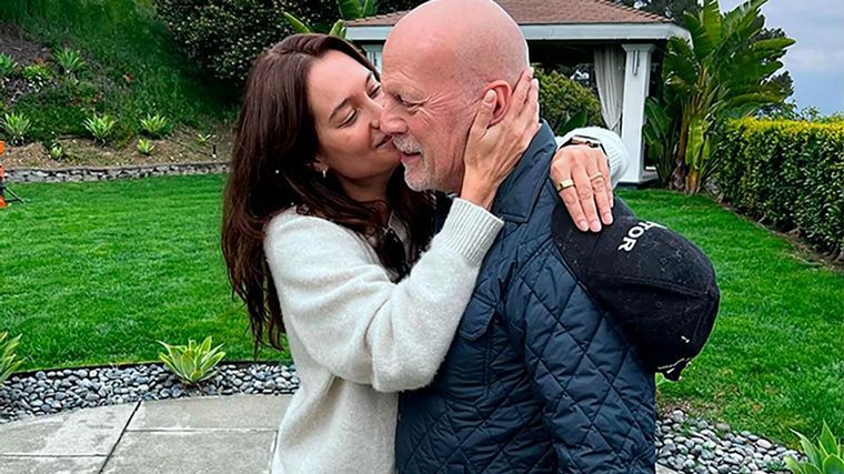 La esposa de Bruce Willis sugirió que el actor ya no puede hablar
