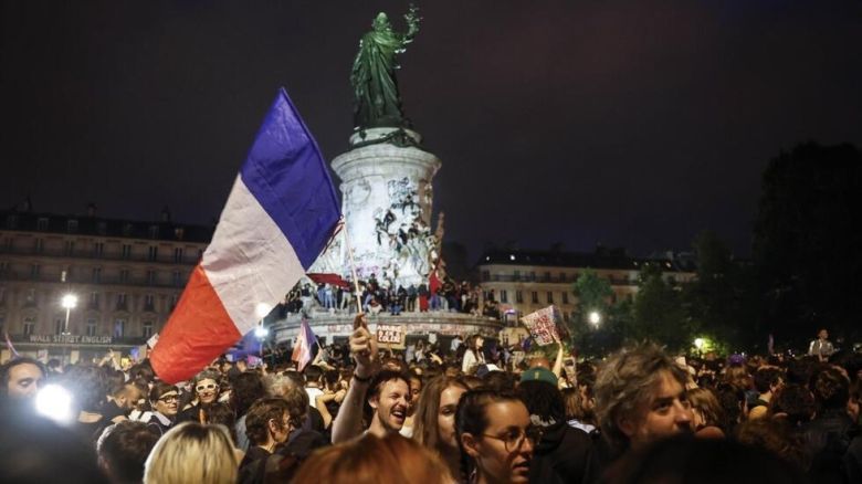 La izquierda francesa frenó a la ultraderecha
