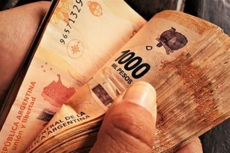 Según datos del INDEC, la suba de salarios duplicó a la inflación en mayo