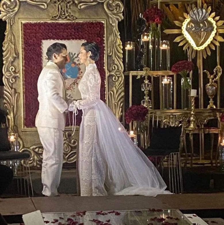 Christian Nodal se casó con Ángela Aguilar, la cantante por la que dejó a Cazzu