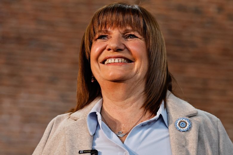 Bullrich dispuso del uso de armas no letales en las fuerzas de seguridad de todo el país