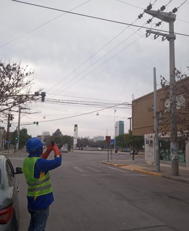 El relevamiento de postes de media y baja tensión en la ciudad continúa su desarrollo