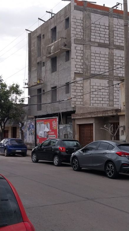 Un trabajador de la construcción se electrocutó y fue trasladado al Hospital Pasteur
