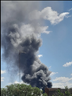 Destrucción total en un galpón que tomó fuego en Villa María
