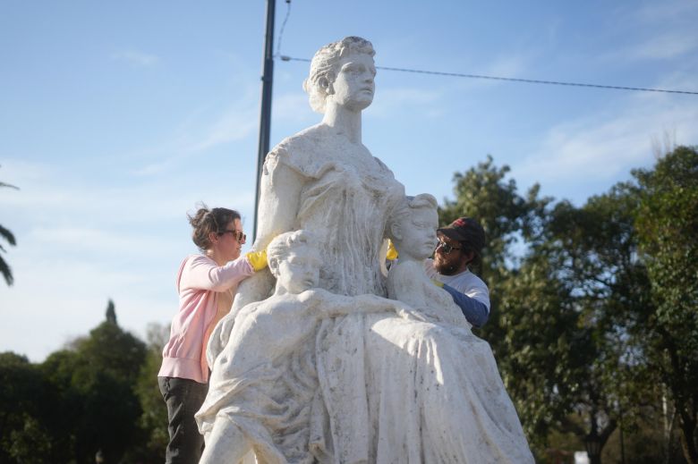 Se realiza la restauración integral del “Monumento a la Madre”