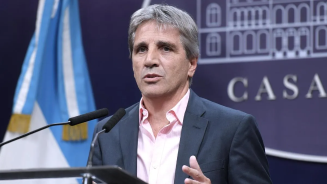 Caputo dijo que el Gobierno irá a la Justicia si el Congreso rechaza el veto