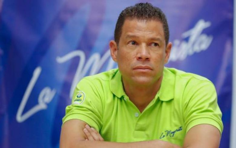 Dura crítica de Óscar Córdoba al Dibu Martínez por sus festejos con la selección