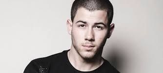 Nick Jonas abandonó el escenario tras ser apuntado con un láser en la cabeza