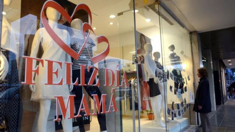 Las ventas minoristas por el Día de la Madre cayeron por tercer año consecutivo