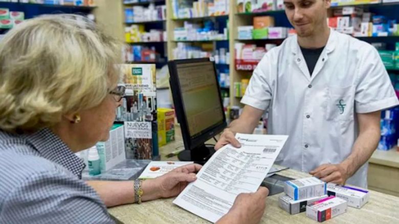 PAMI: por fallas en el nuevo validador, las farmacias no pueden entregar medicamentos