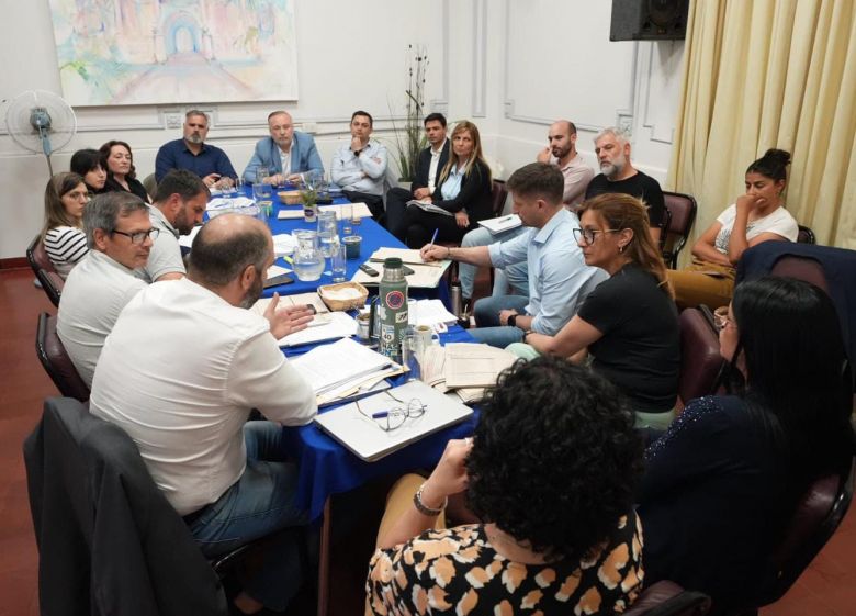 Accastello se reunió con concejales por Presupuesto y Tarifaria 2025