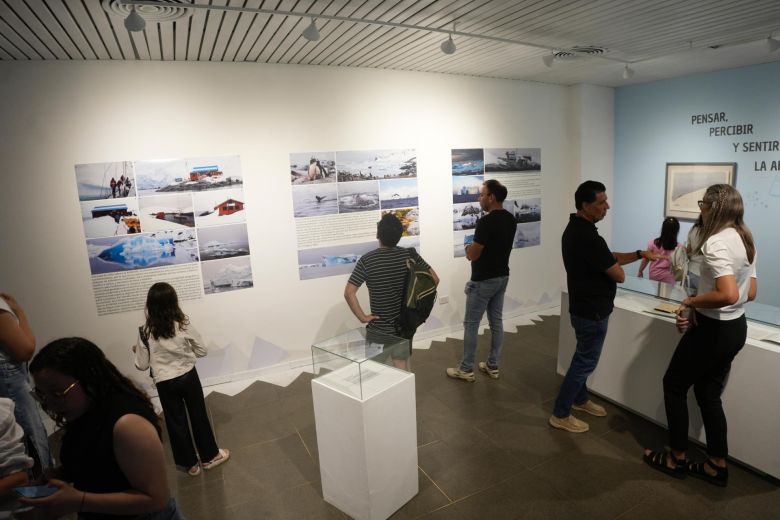 Se inauguró muestra sobre la Antártida en el Museo Malvinas Argentinas
