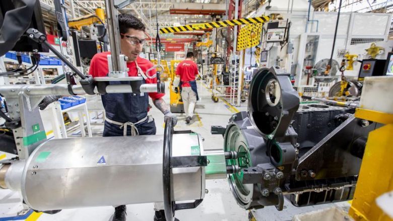 La Unión Industrial pidió bajar impuestos antes de abrir la economía