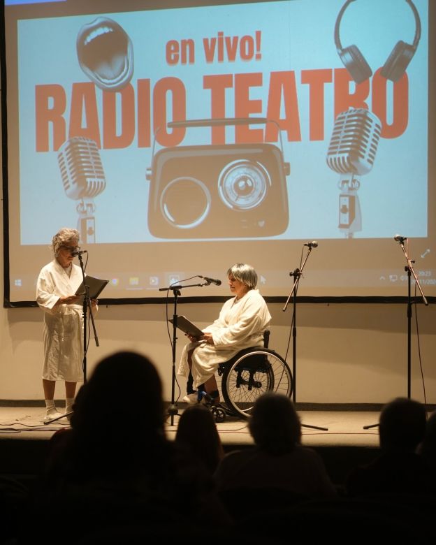 La Escuela De Artes Escénicas realizó una velada de Radioteatro