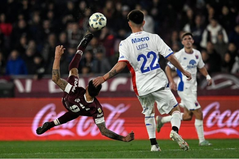 Las chilenas de Garnacho y Bou, nominadas a los premios Puskas