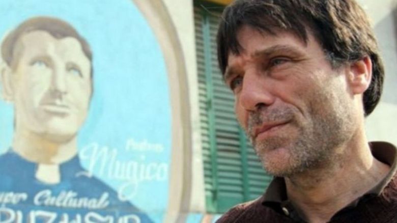 Padre Paco Olveira: "No convivo más con pobres sino con indigentes" 