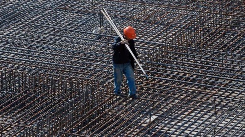 700 trabajadores y 400 contratistas fueron suspendidos por Acindar 