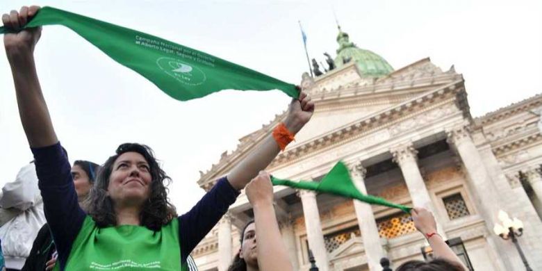 El oficialismo analiza tratar la derogación de la ley de aborto legal en 2025 