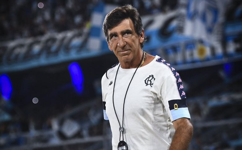Gustavo Costas emerge como candidato para Santos
