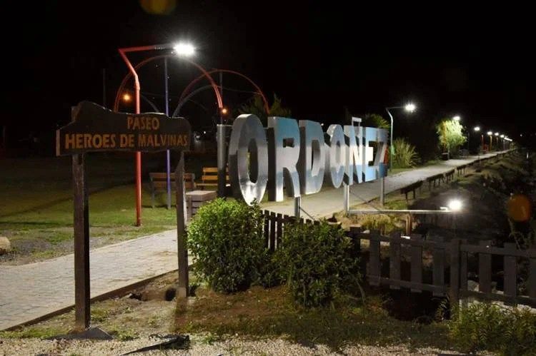 Dos hermanos detenidos por destruir autos estacionados