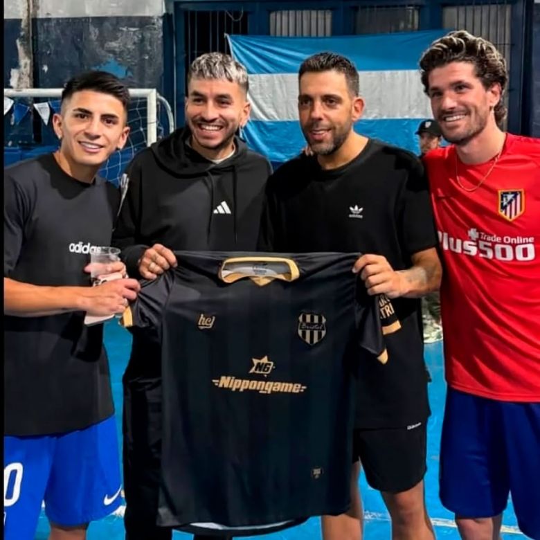 Dos campeones del mundo en Qatar 2022 jugaron un picado en un club de Parque Patricios